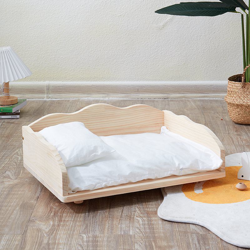 Bed+White Bedding